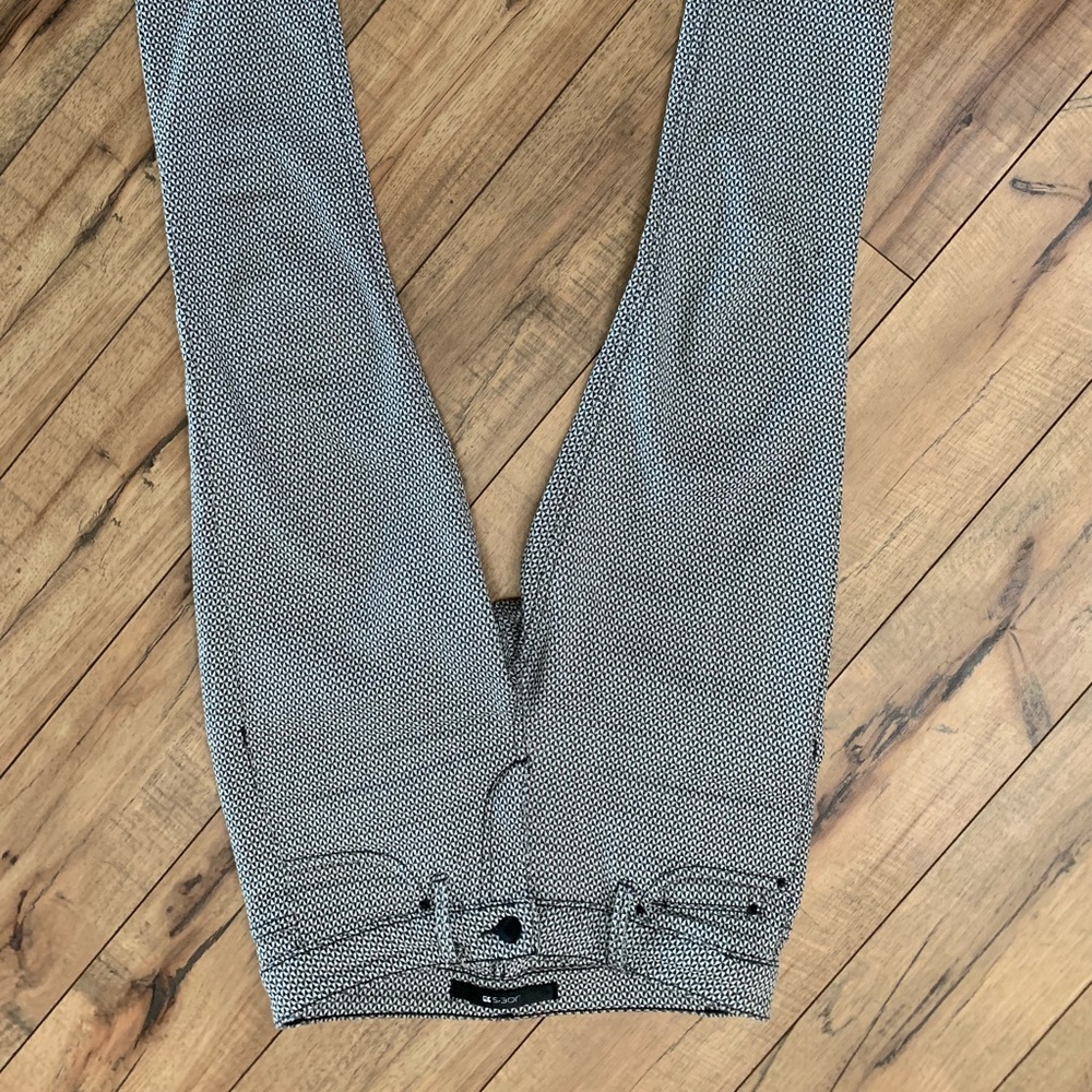 Black and white geometric pattern Joes Jeans